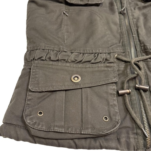 Coffee Shop Vest Size Medium
Olive Green Fleece Lined Snap Button Utility NWT - Picture 9 of 17